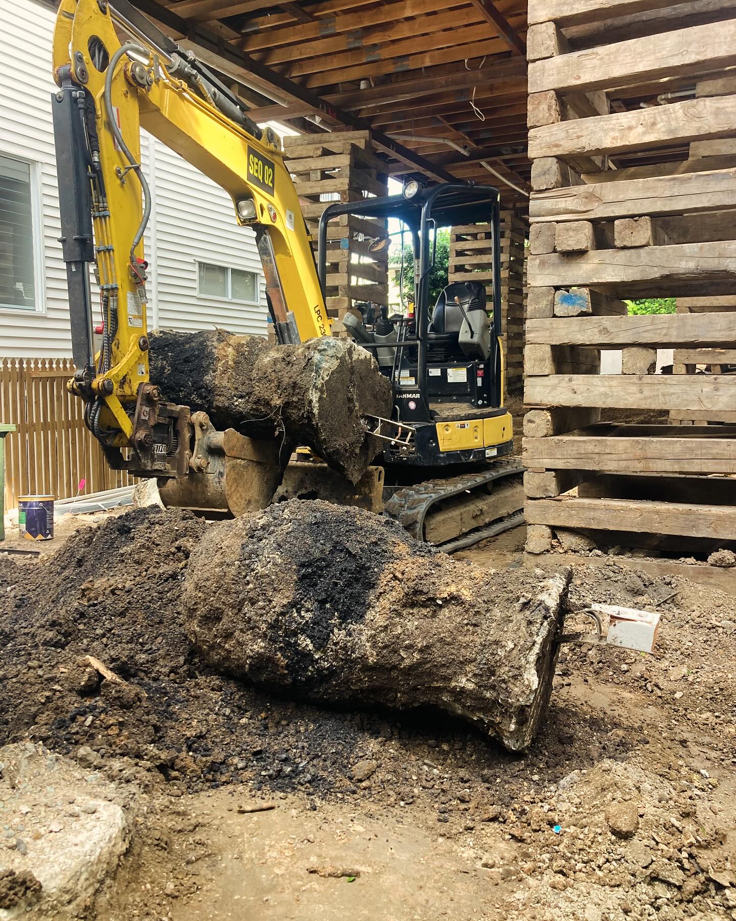 3.5 tonne excavator on residential site, Paddington Brisbane